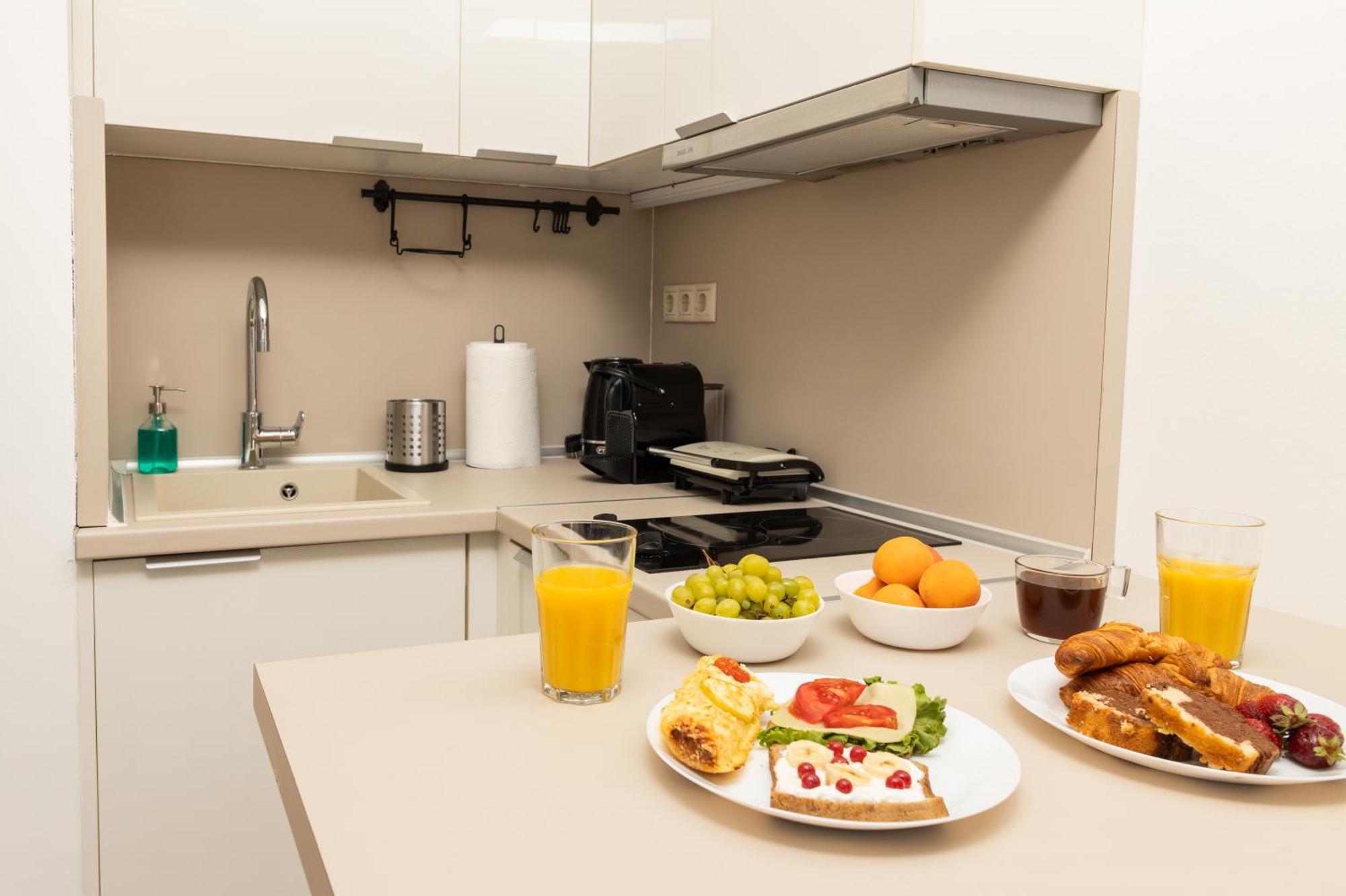 Urban Colors Apartments By Binobi! Солун Екстериор снимка